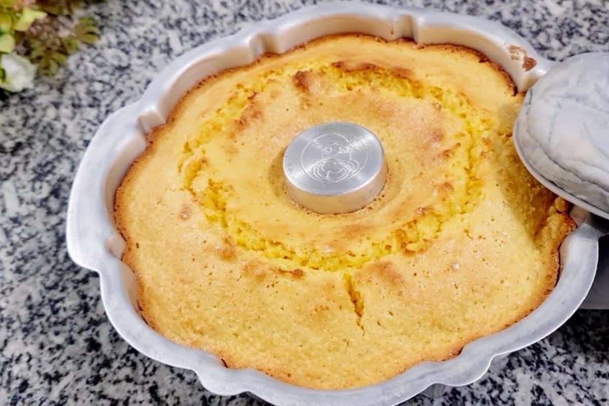 Receita de bolo sem glúten delicioso muito macio e fofinho para o chá da tarde