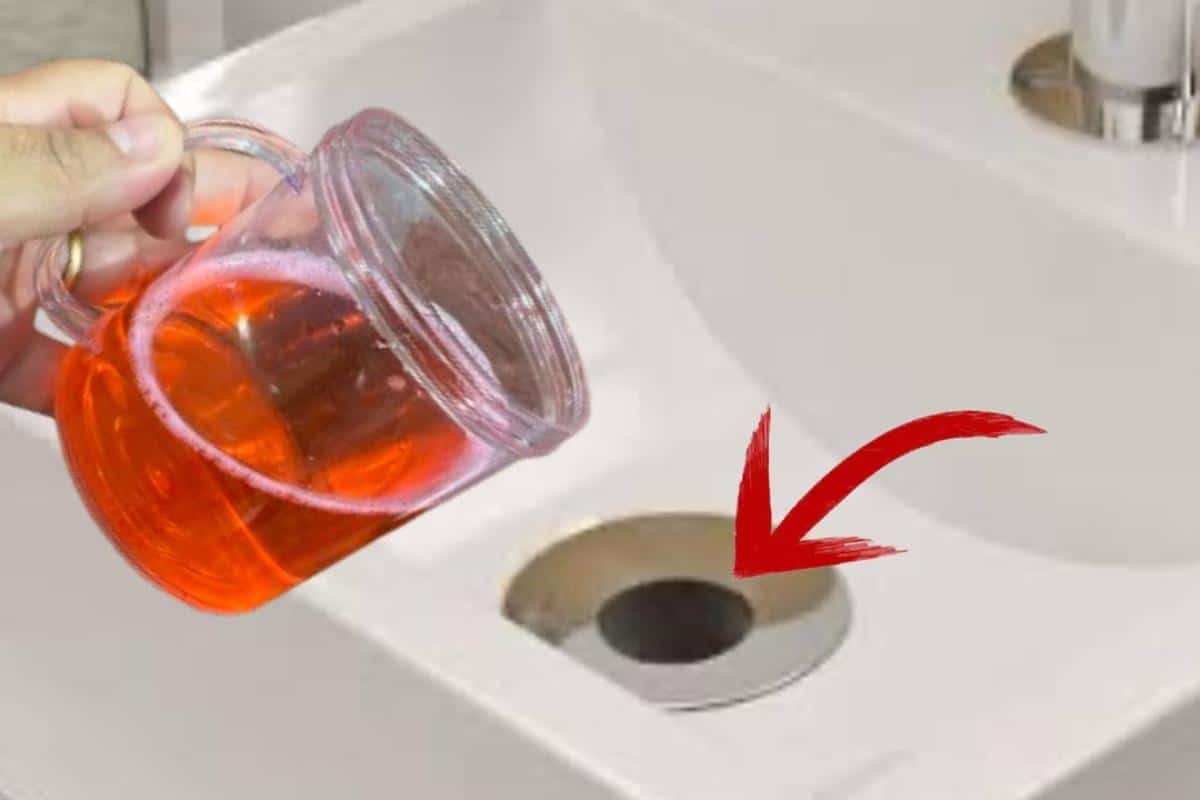 Como desentupir pia do banheiro sem precisar chamar encanador na sua casa