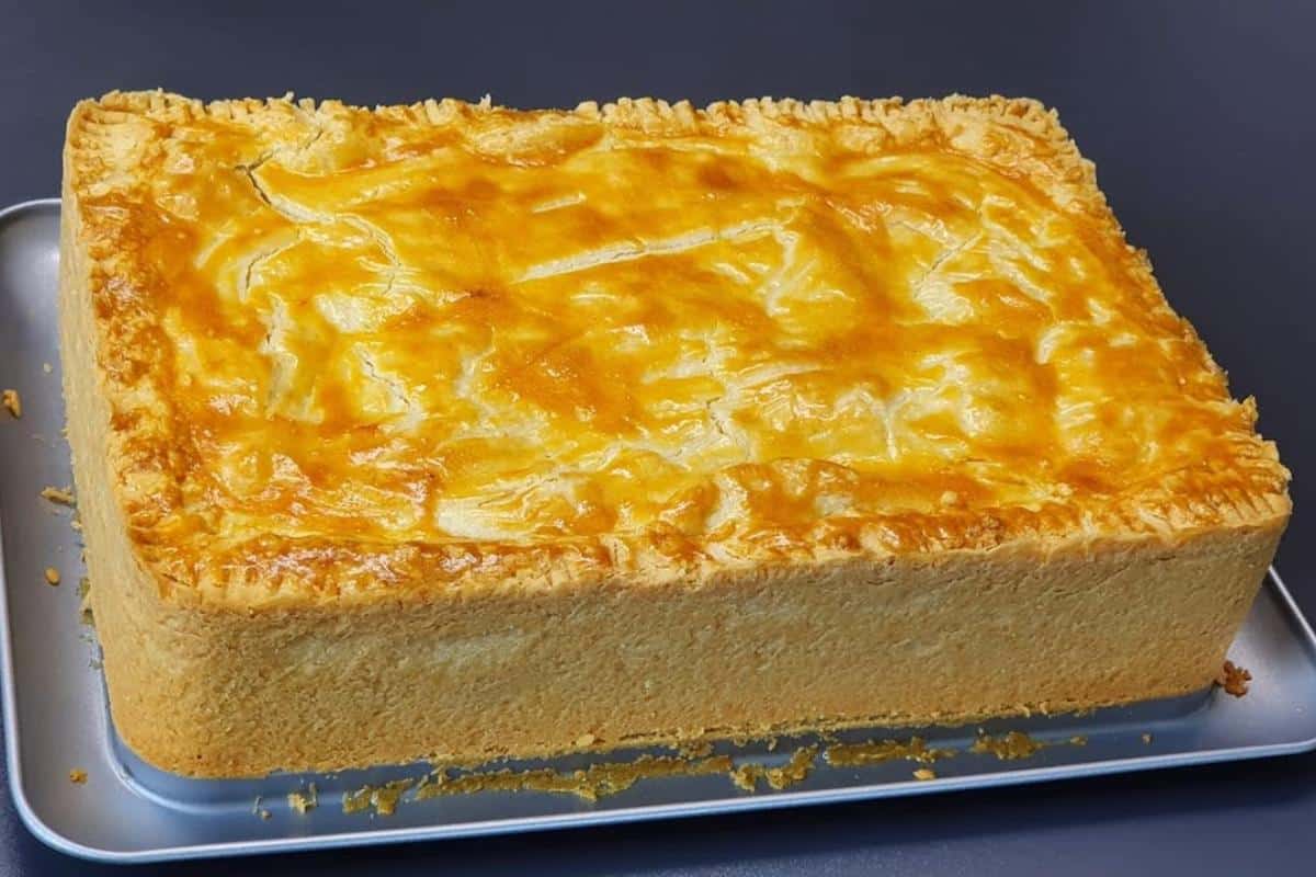 Salgadeira profissional ensina a fazer o empadão de frango mais perfeito de todos