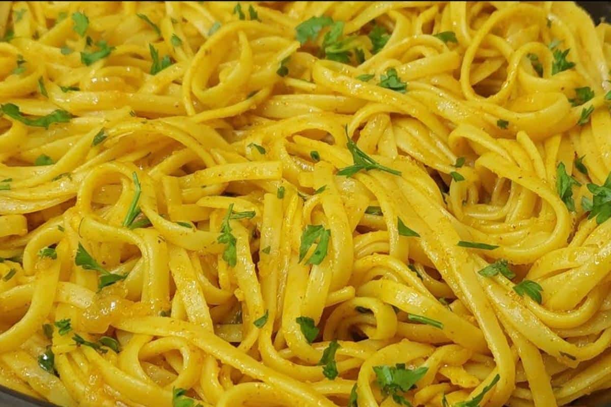 Como fazer macarrão de restaurante amarelinho e soltinho que não gruda
