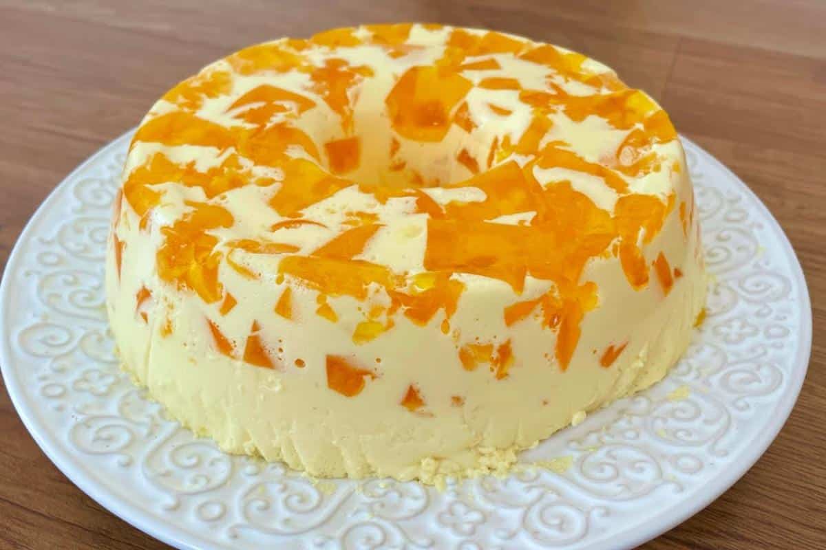 Sobremesa de abacaxi cremosa e refrescante que só vai 2 ingredientes na receita