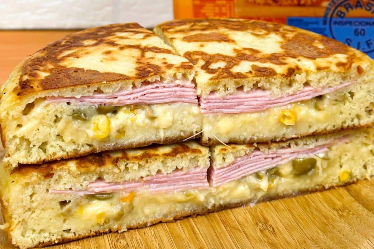 Torta de frigideira super recheada e cremosa que não dá trabalho de fazer