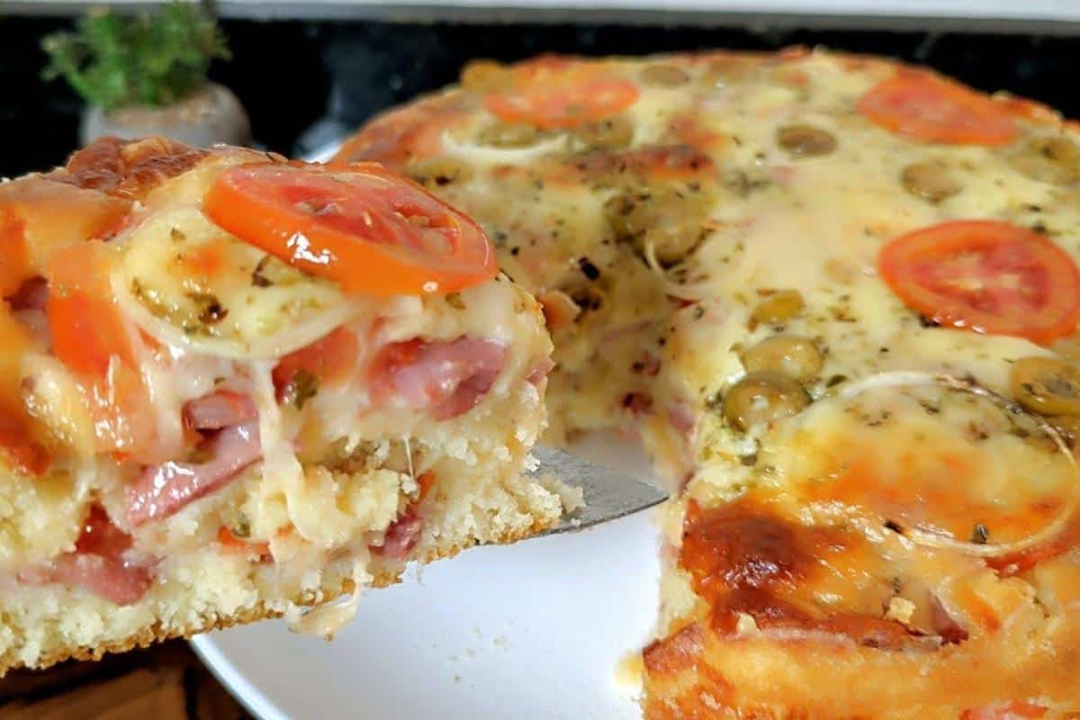 Torta de pizza que minha família me pede para fazer todo sábado à noite