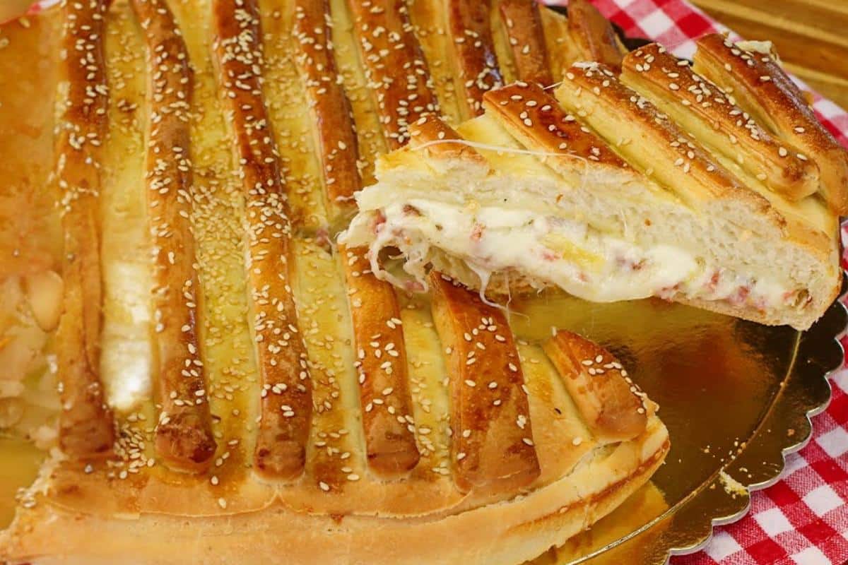 Torta salgada super fácil de fazer com uma massa especial que desmancha na boca