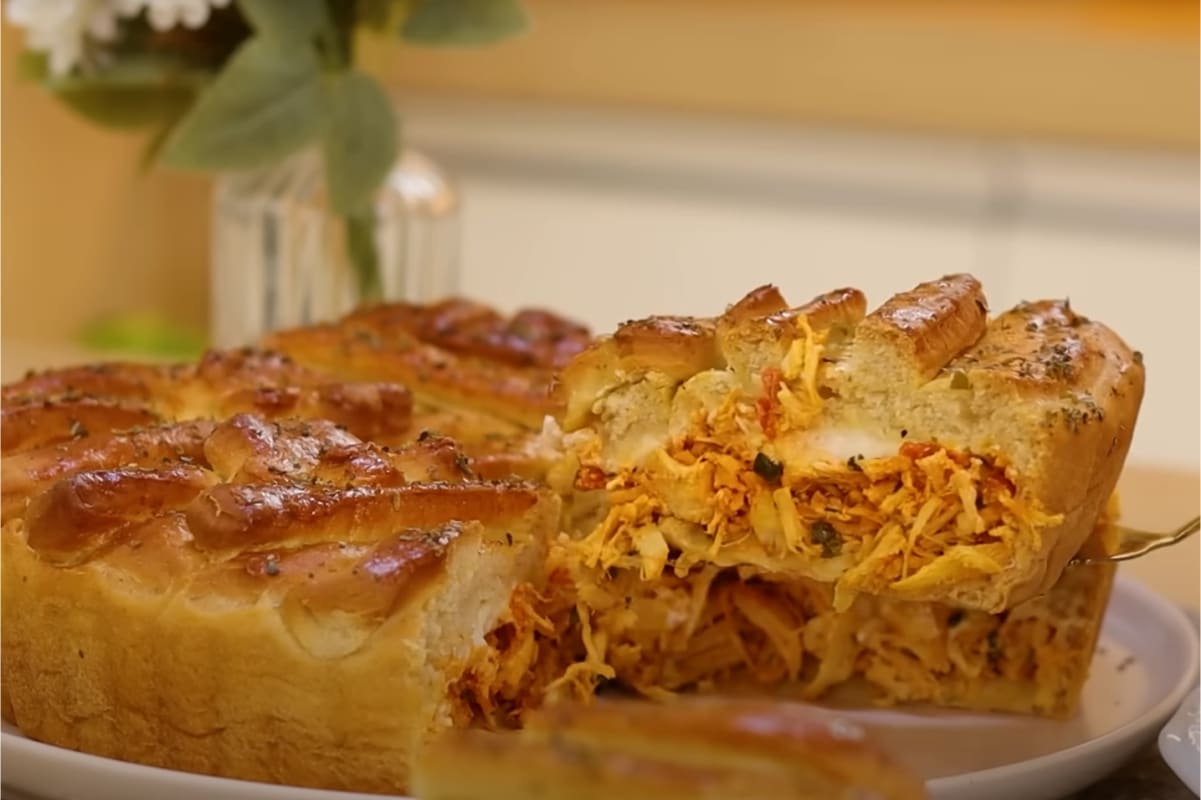 Torta cremosa de frango: aprenda a fazer uma massa leve e macia