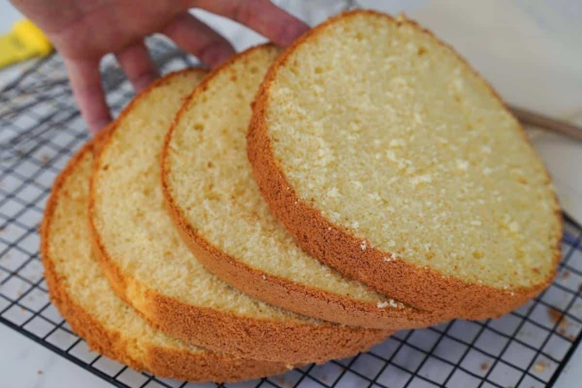 Receita de Bolo Chiffon profissional: confeiteira dá dicas especiais para não errar