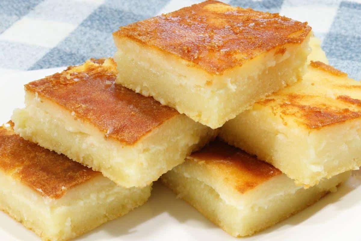 Bolo de aipim cremoso com leite condensado que é uma delícia