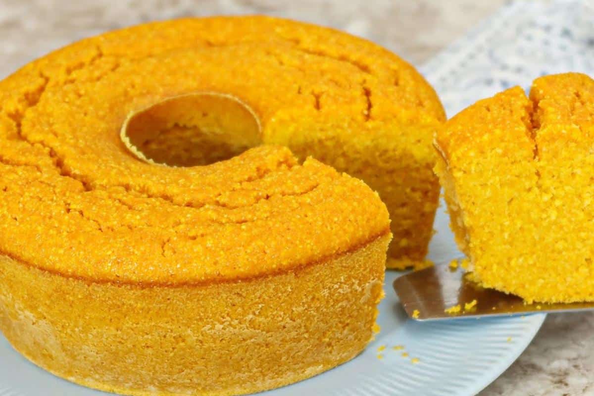 Bolo de cenoura sem trigo mais leve e saudável para o seu lanche da tarde