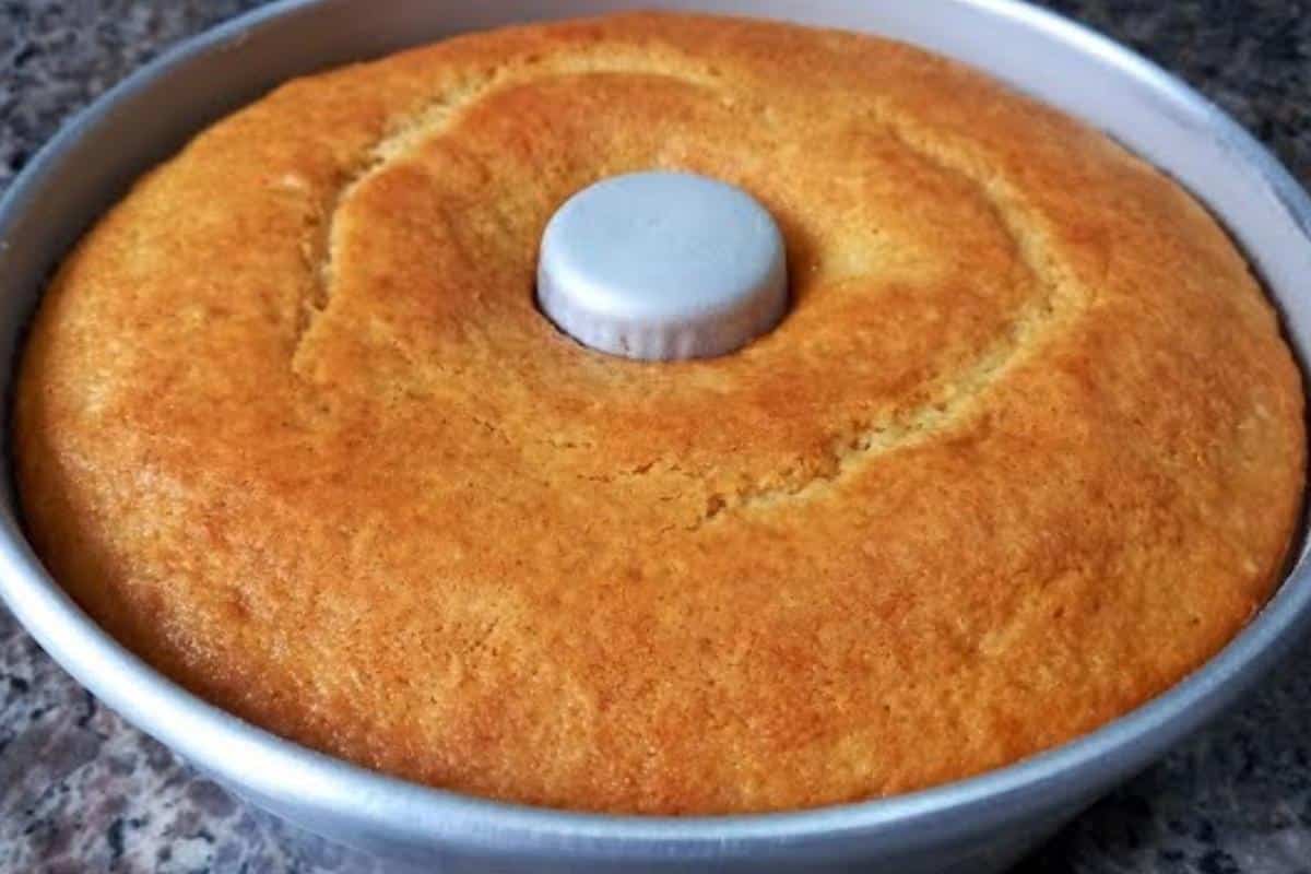 Bolo de paçoca simples e rápido de fazer para servir no café da tarde