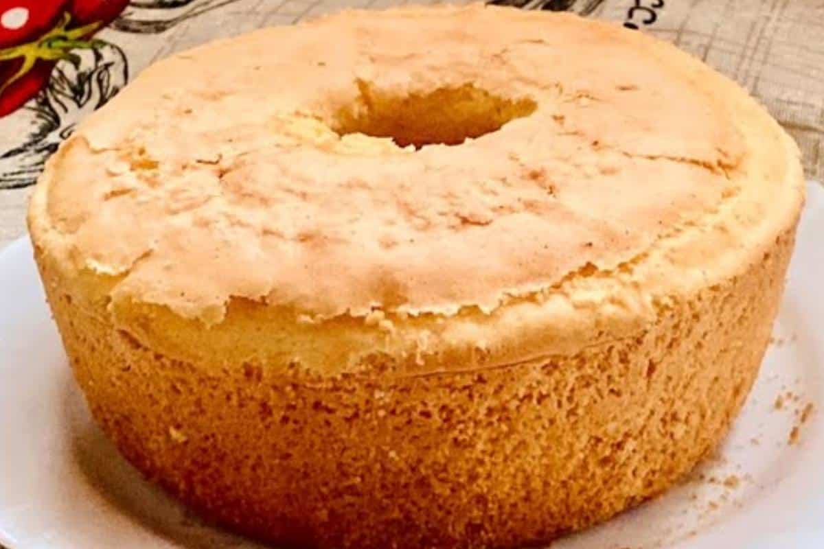 Bolo fofinho sem farinha para fazer rapidinho na hora do café