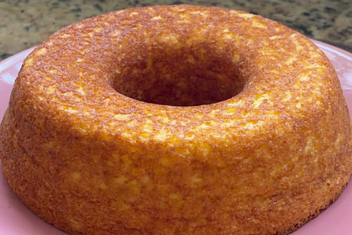 Bolo nuvem de fubá que não vai farinha de trigo e você nunca viu tão fofinho como esse