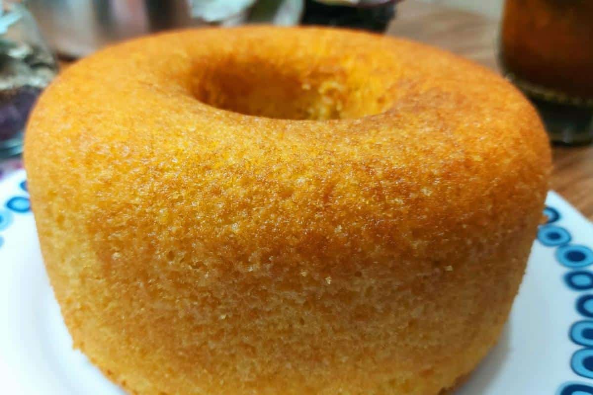 Bolo sem trigo leve e saudável para saborear no café da manhã ou da tarde
