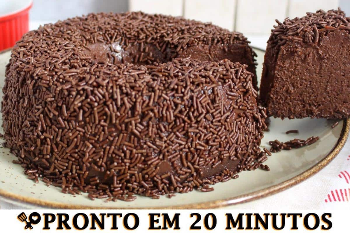 Brigadeirão tradicional e doce no ponto certo: fica pronto em poucos minutos