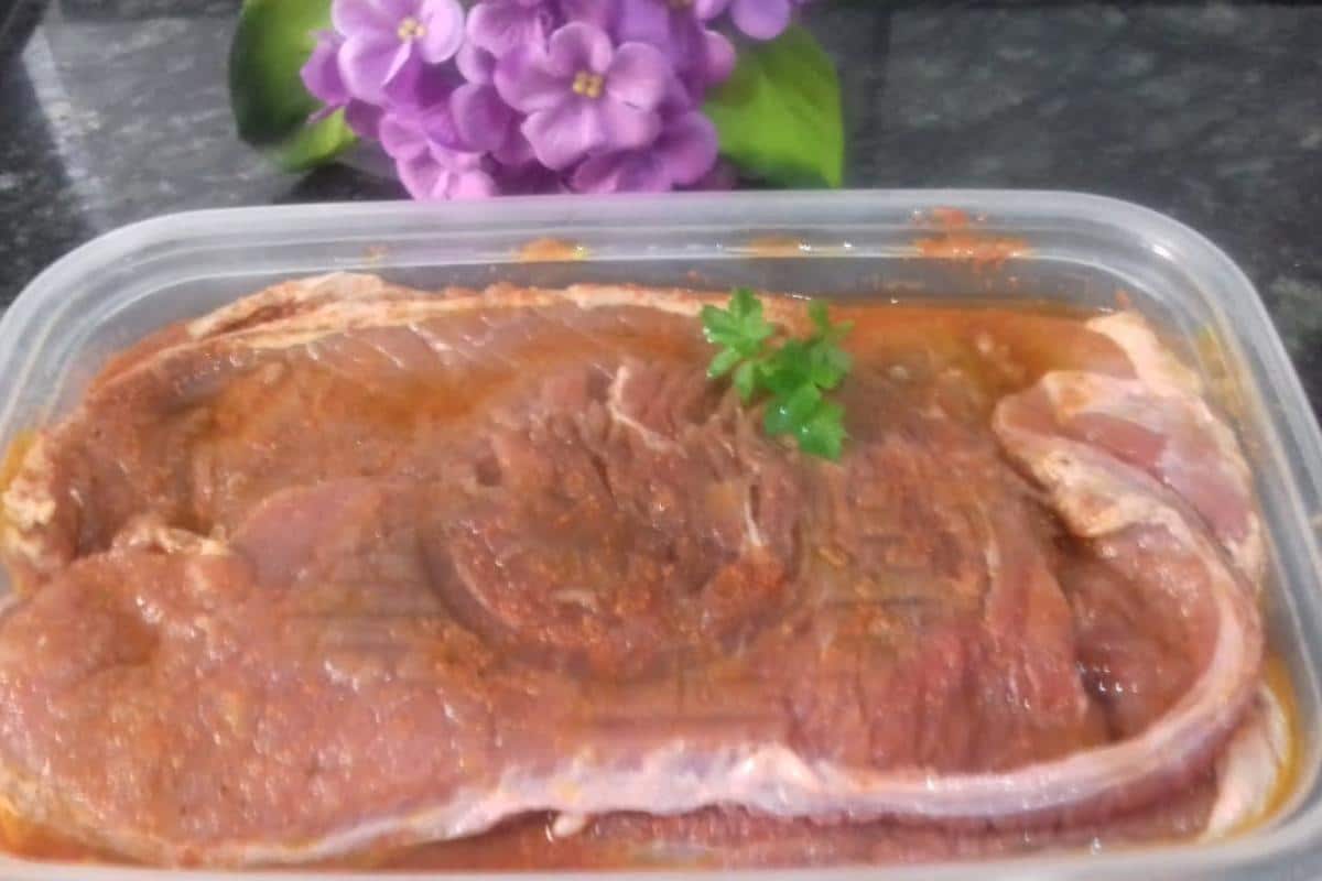 Como temperar bife para ficar macio e suculento igual carne de primeira