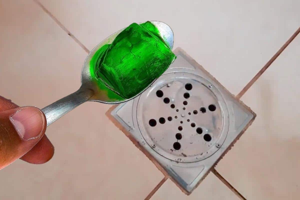 Dica para desentupir pias e ralos da sua casa sem precisar chamar encanador