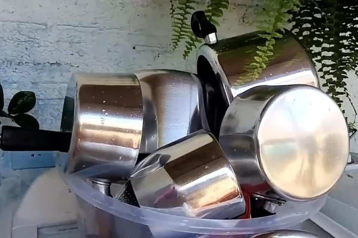 Dica para lavar panelas: sua vizinha vai elogiar sua cozinha de tanto brilho e limpeza