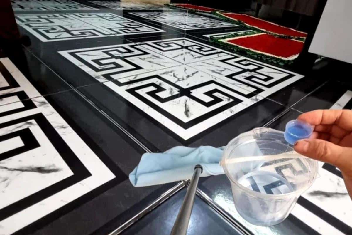 Misturinha para limpar chão e deixar o piso brilhando e cheiroso o dia todo