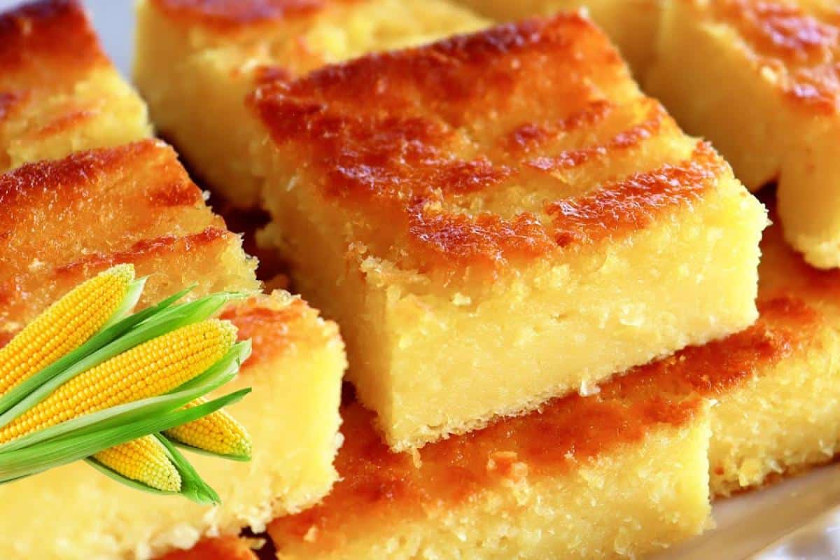 Pamonha de forno cremosa da roça para servir no café quentinho no lanche da tarde