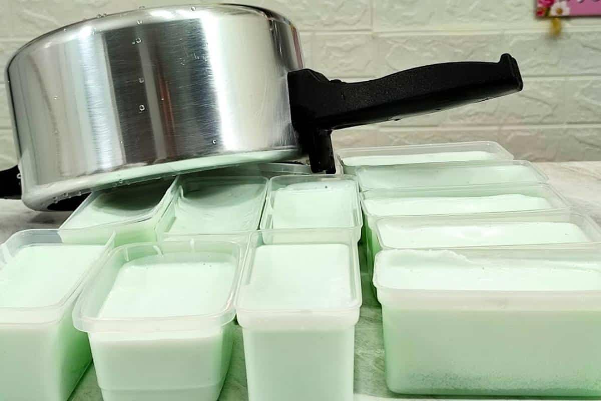 Pasta para limpar alumínio caseira: nunca foi tão fácil desencardir suas panelas