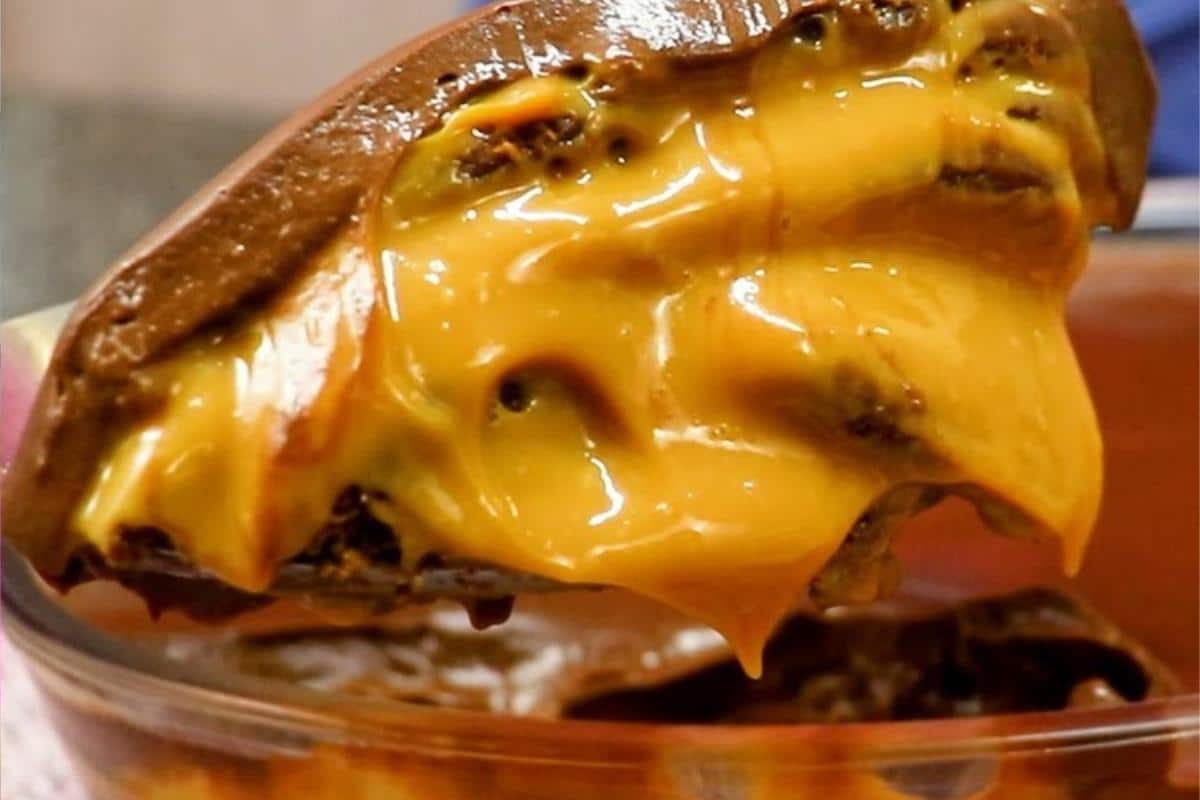 Pavê de doce de leite cremoso com um segredinho para não ficar muito doce