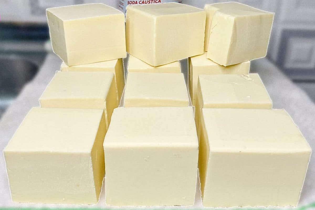 Como fazer sabão caseiro tradicional: receita fácil para facilitar teu dia e economizar dinheiro