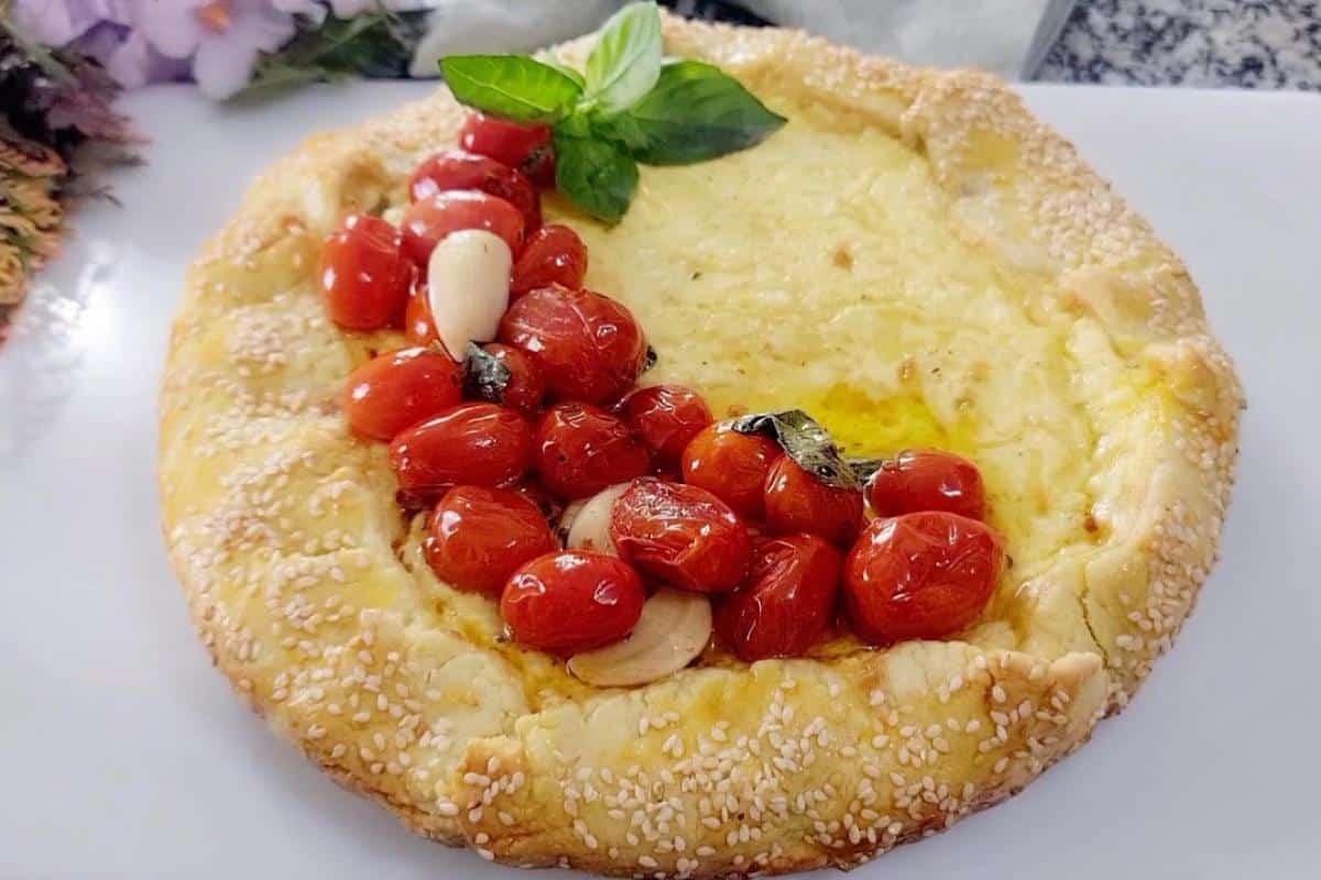 Torta rústica salgada com massa especial que todo mundo vai adorar na sua casa