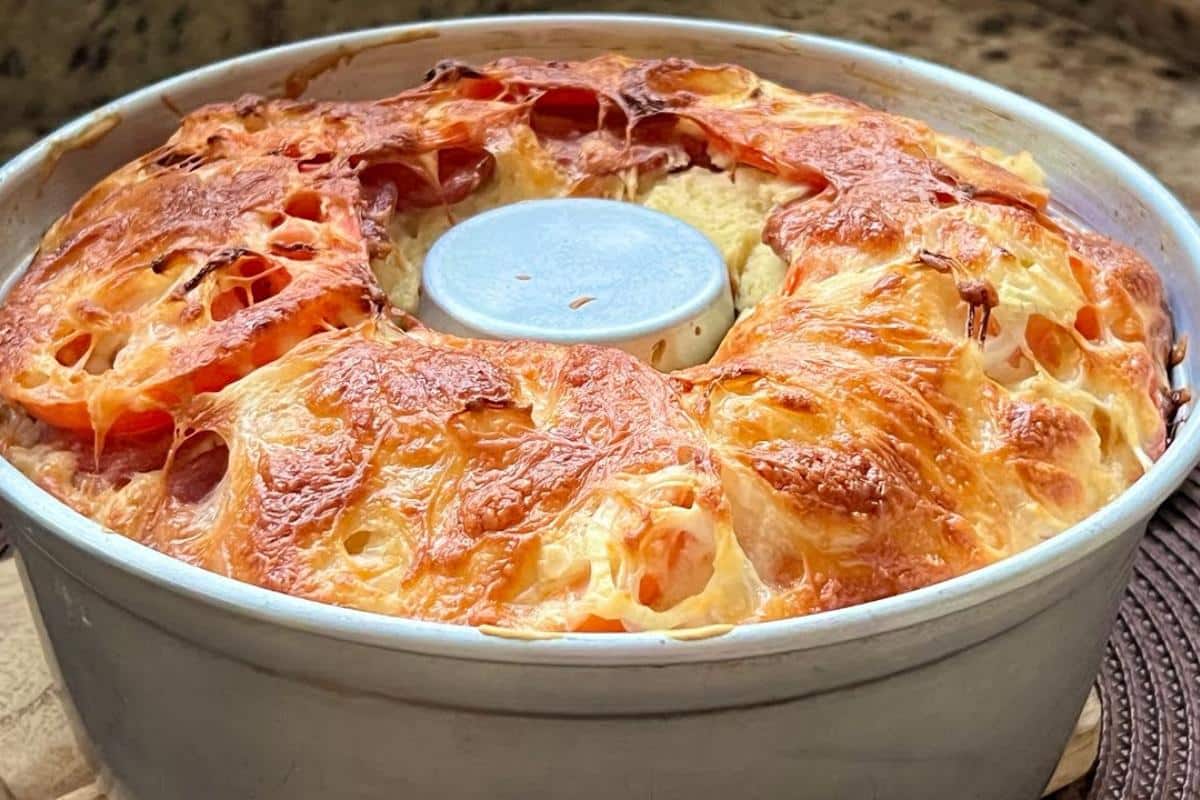 Torta salgada na forma redonda que agrada a família inteira