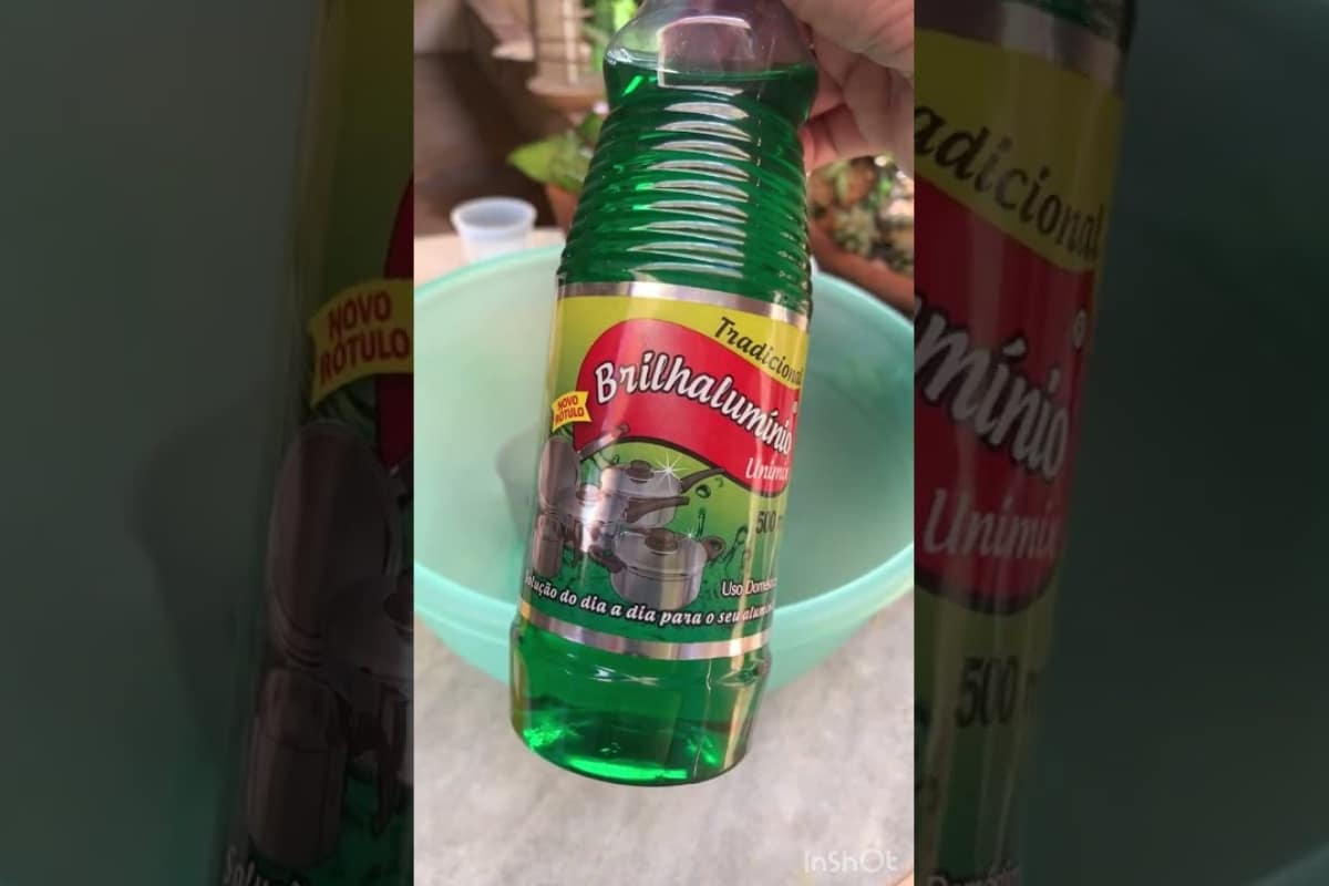 Misturei esse ingrediente que todos tem em casa e descobri como desencardir pano de prato e deixá-los como novos!