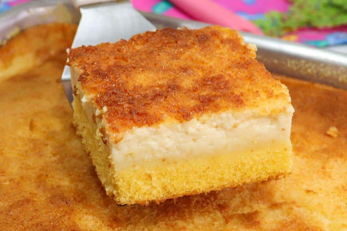 Bolo de fubá cremoso da roça que faz par perfeito com seu café fresquinho