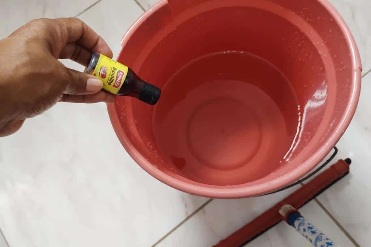 Como deixar o piso limpo e cheiroso: um segredo que nunca te contaram e você vai adorar