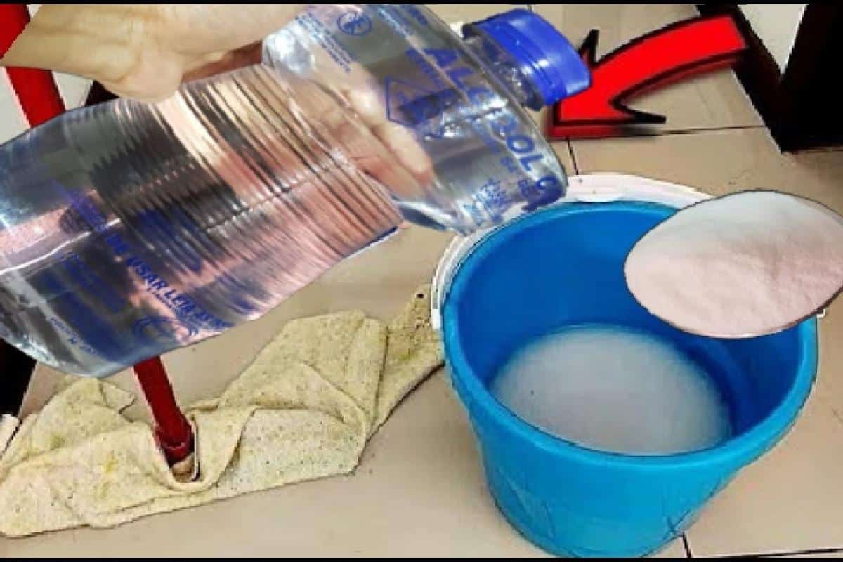Como limpar piso encardido: misturinha perfeita para as sujeiras mais pesadas