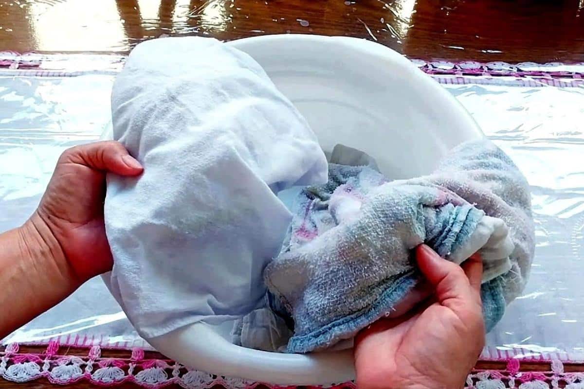 Dicas para branquear panos e roupas encardidas: solução caseira que limpa até pano de chão