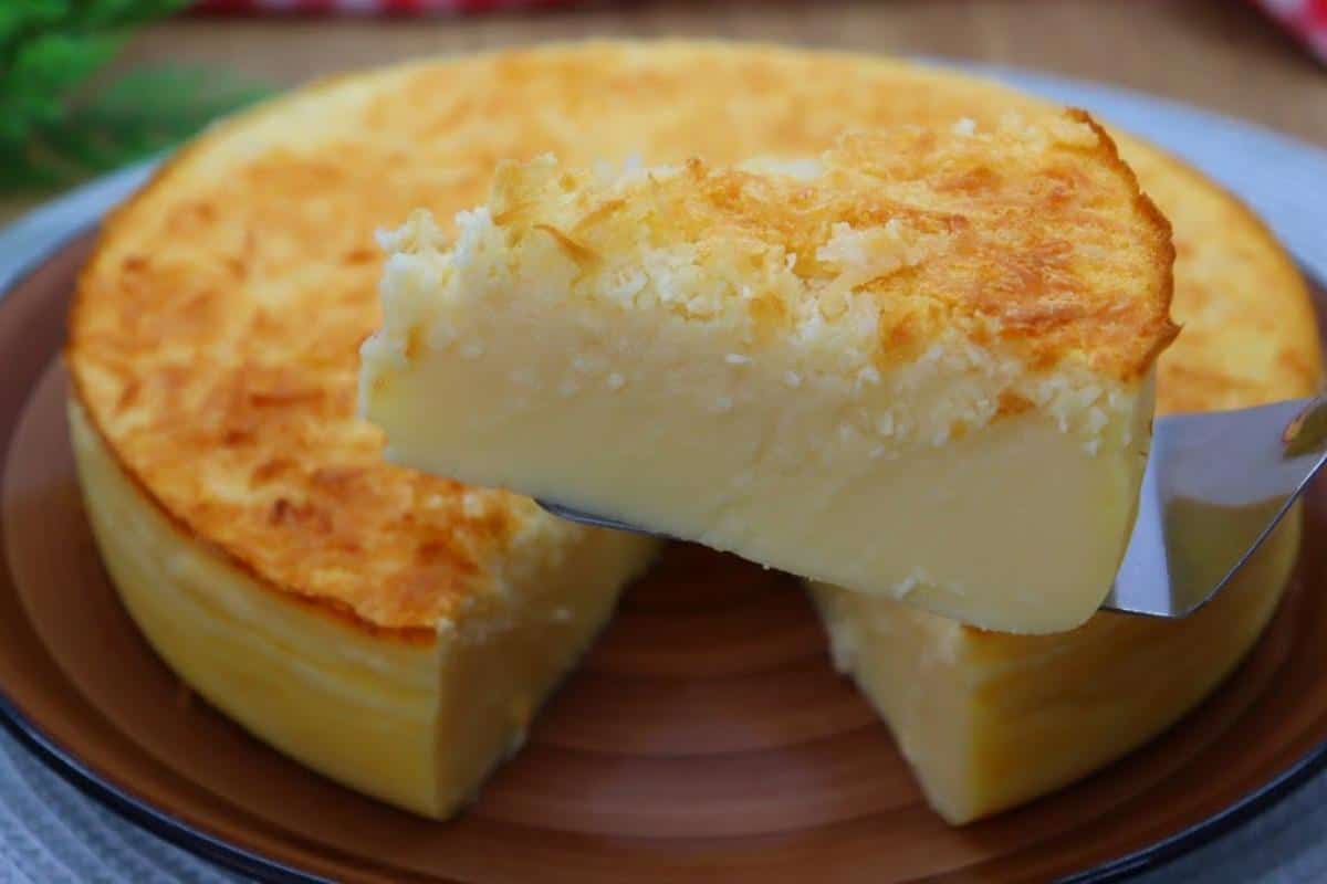 Bolo cremoso de coco que até parece sobremesa: ótimo para sobremesa de ano novo