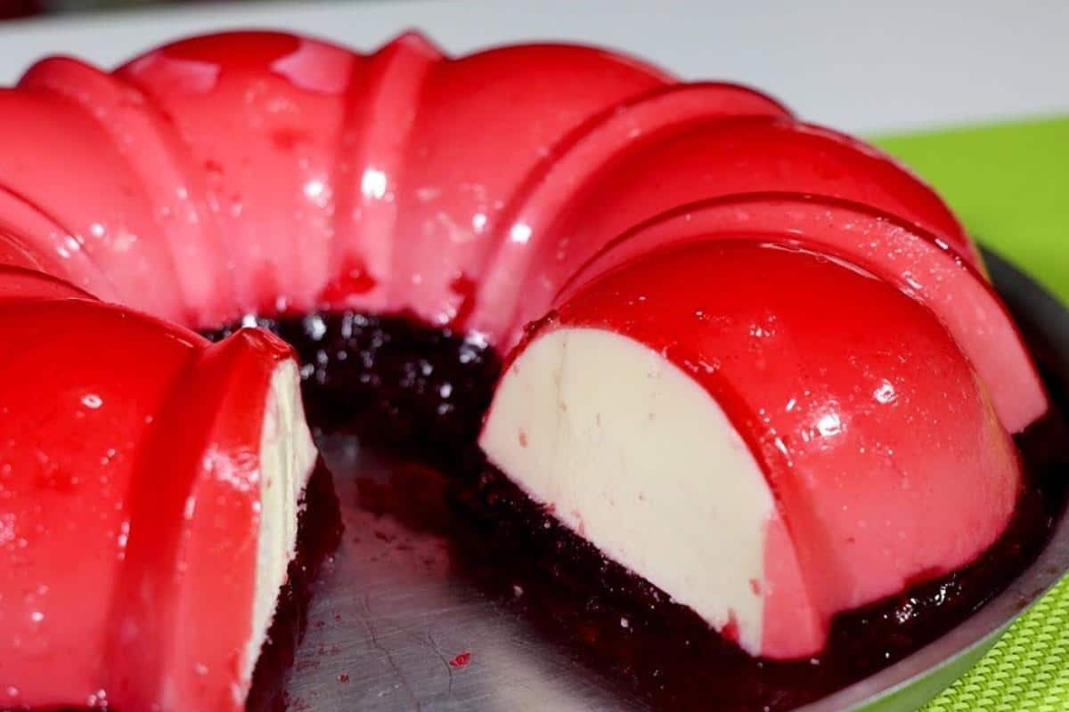Gelatina recheada de encher os olhos e a receita é super fácil de fazer