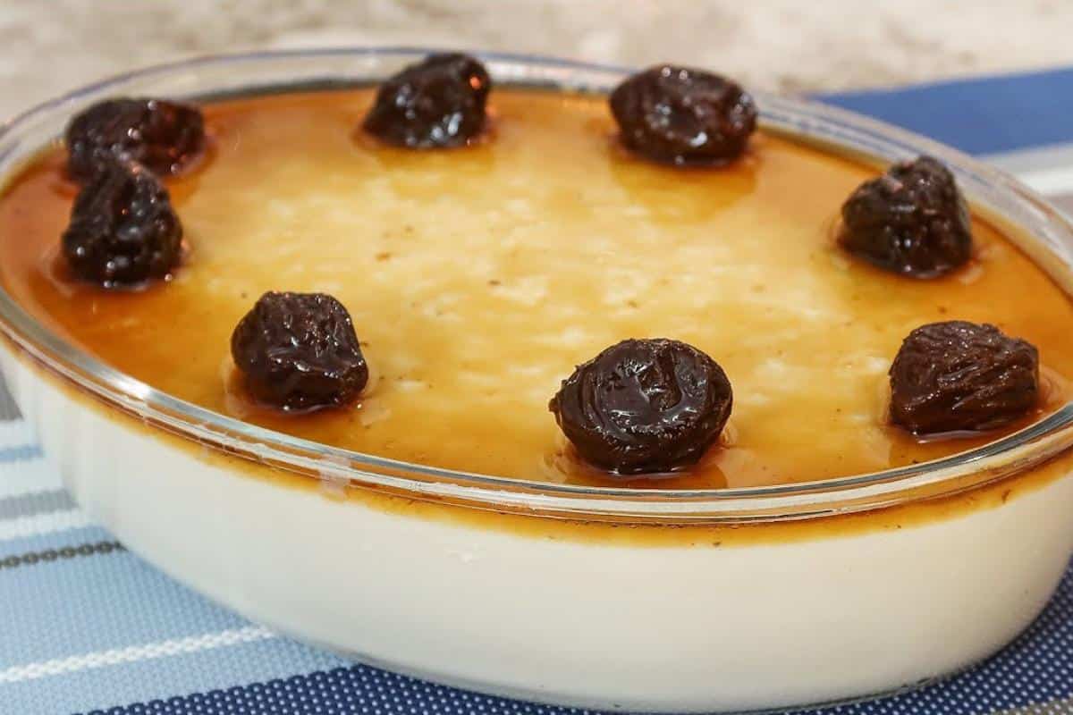 Manjar de coco com ameixa: desmancha na boca e super fácil de fazer para o natal