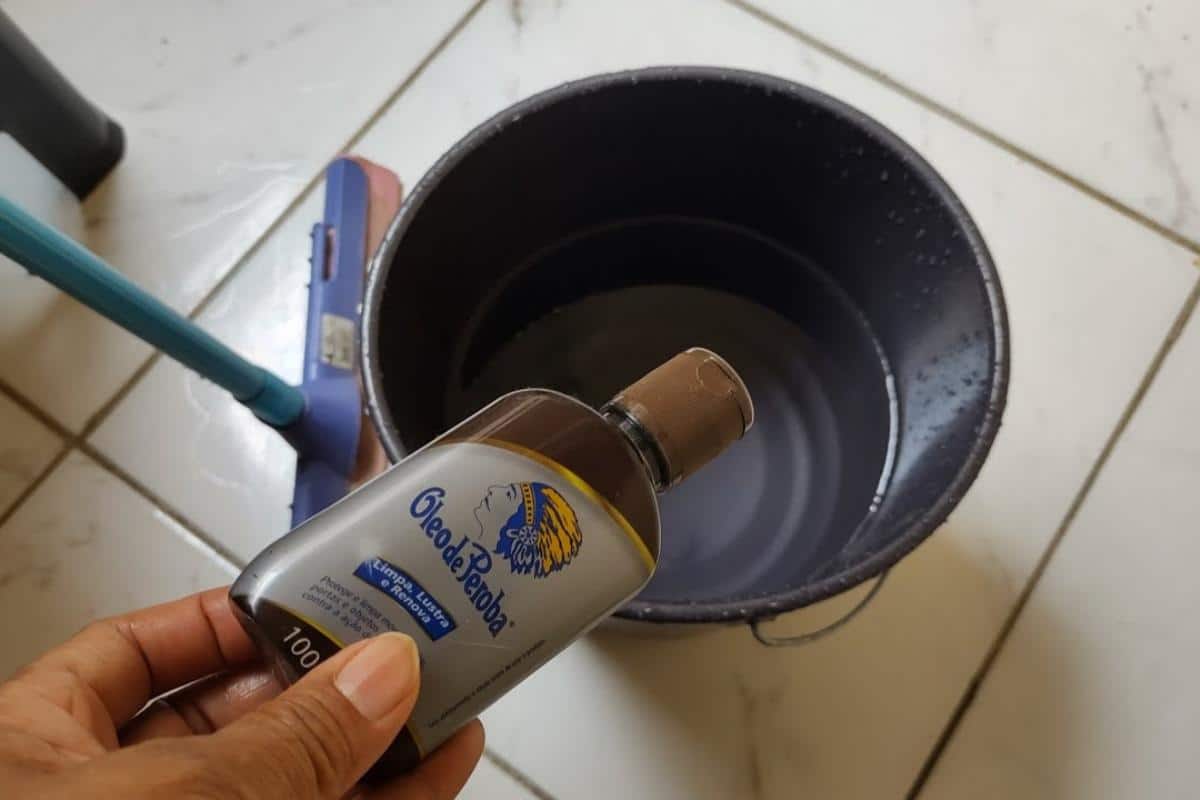 Misturinha para limpar piso: perfeita para você deixar a casa brilhando neste natal