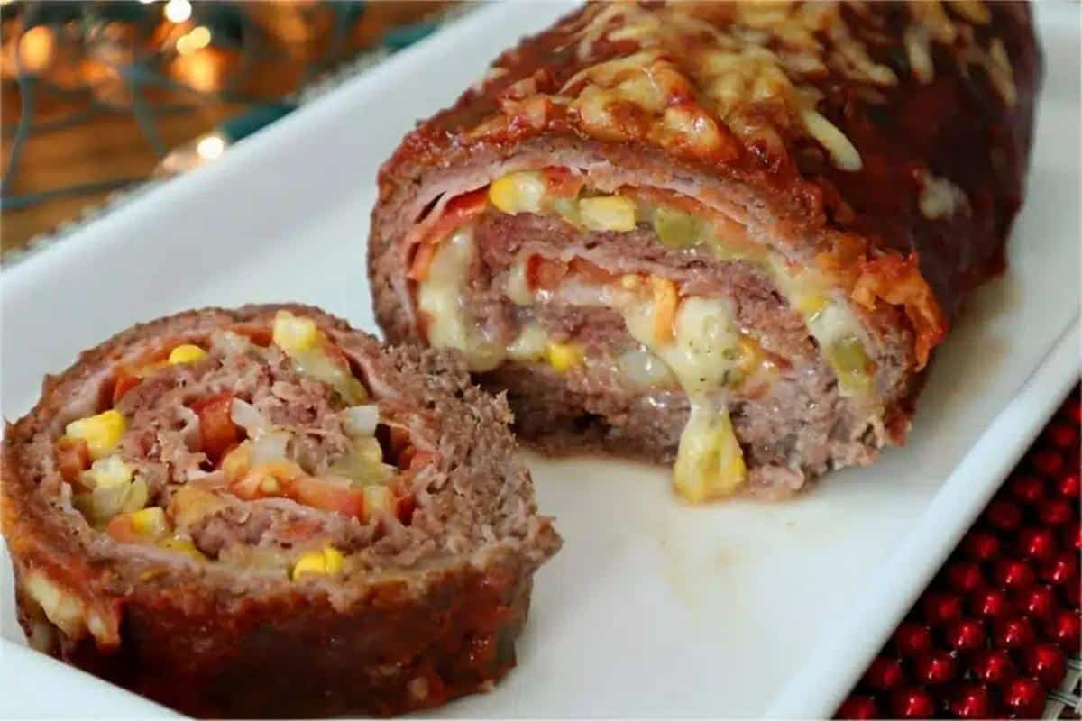 Rocambole de carne moída saboroso e suculento: veja para não ficar seco no almoço de natal