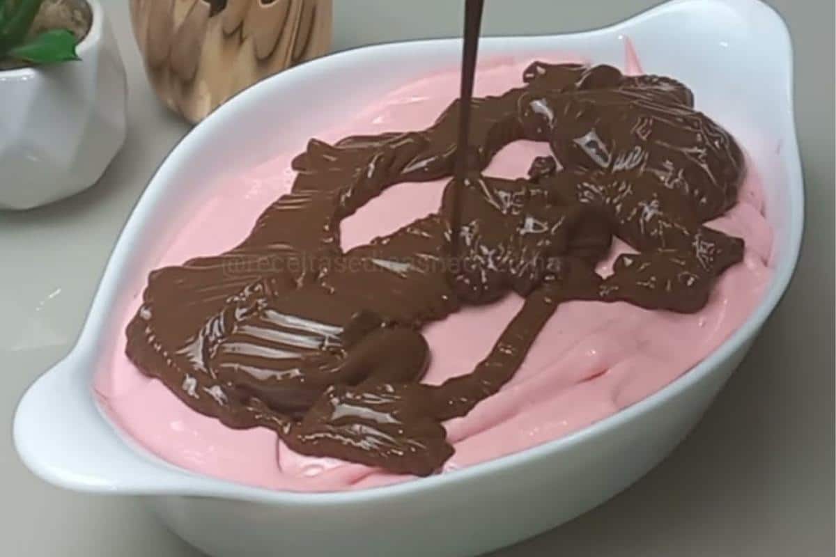 Sobremesa sem leite condensado simplesmente maravilhosa e fácil de fazer para o natal
